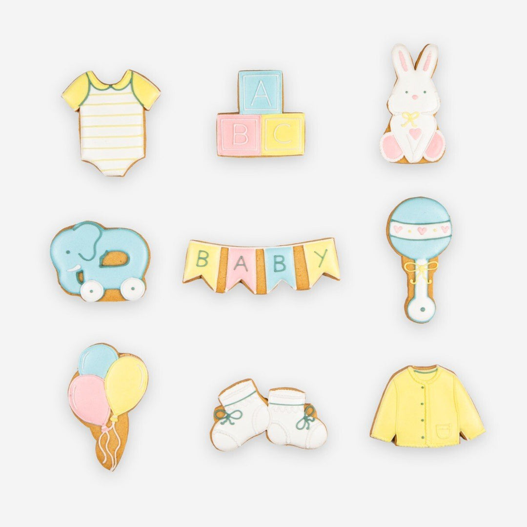 Luxury New Baby Biscuit & Champagne Gift Box by The Biscuiteers