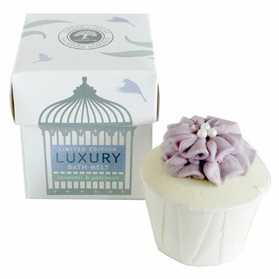 A single luxury bath melt, containing the deep relaxing fragrances of Lavender and exotic Patchouli.   Simply drop into a warm running bath to fill your bathroom with the fragrance of relaxing essential oils, and the nourishing cocoa butter for super soft skin. Watch the oils disperse in the water to reveal a surprise little soap bird encased inside!  The Wild Olive products are hand made in England, and contain the finest all natural ingredients. 